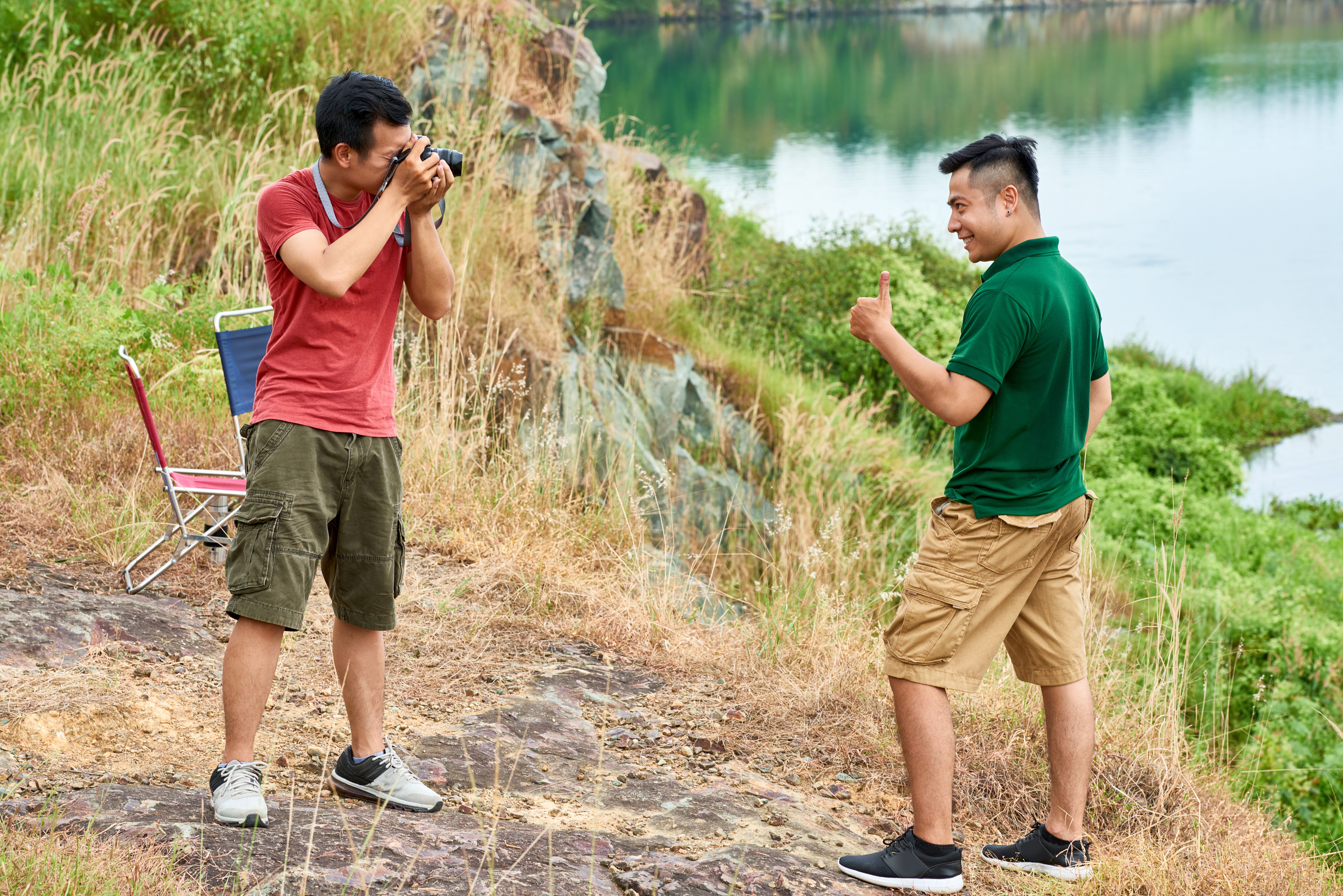 friends-photographing-outdoors.jpg
