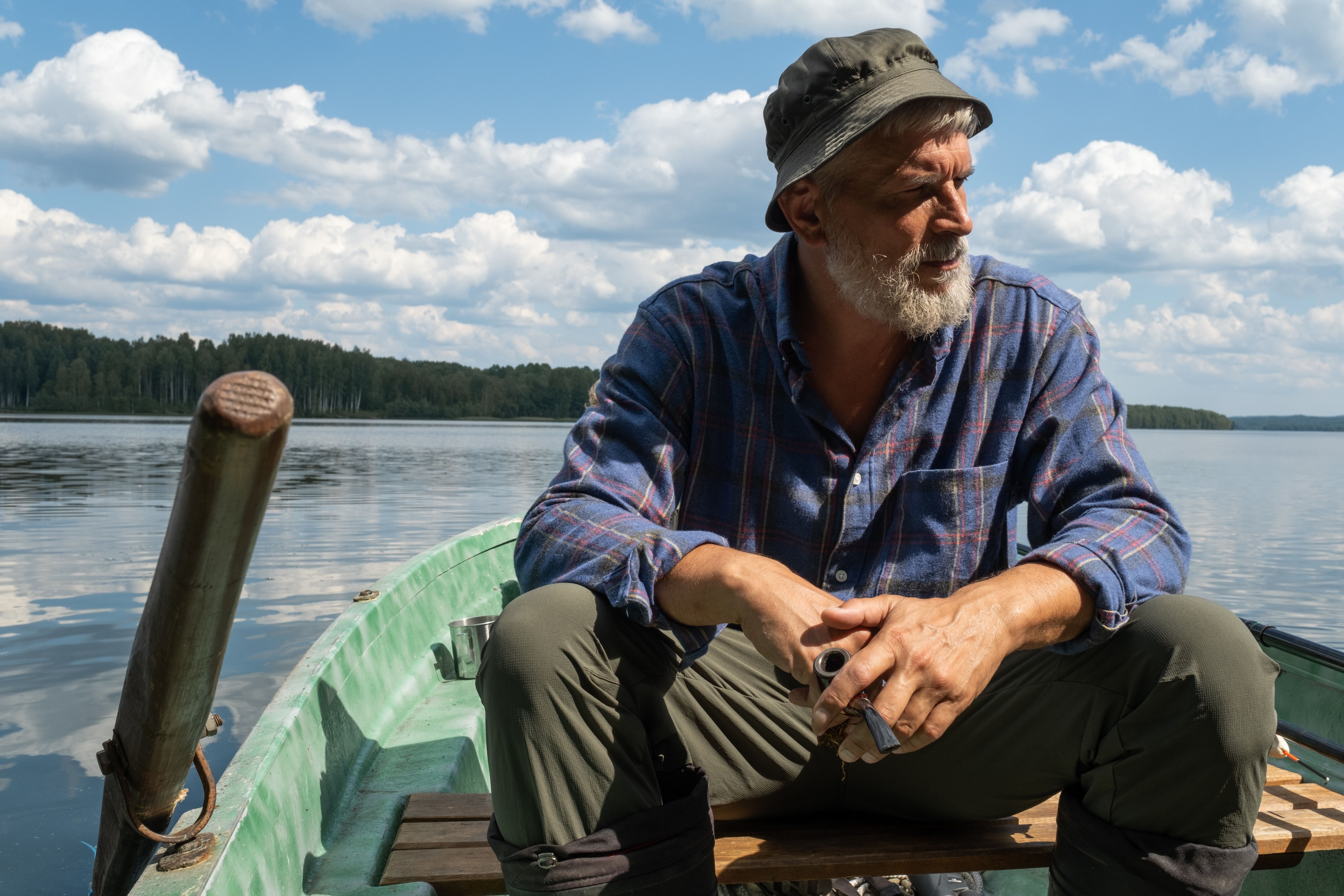 Flats or Bay Boat: Which One is the Right One for You?