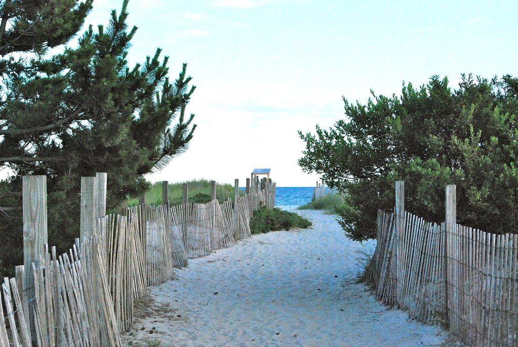 "Seagull Beach, West Yarmouth, MA" by ThatMattWade is licensed under CC BY-SA 2.0