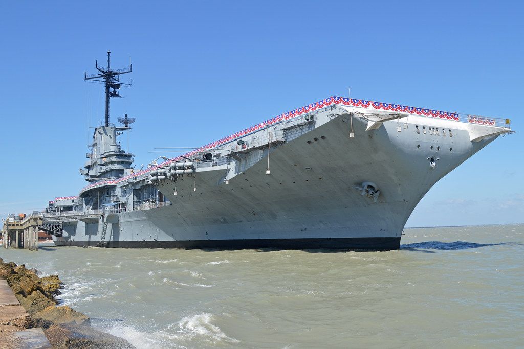 "USS Lexington (CV-16)" by Support your local Air Museum! (HawkeyeUK) is licensed under CC BY-SA 2.0